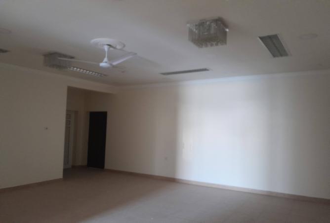 951561 - Property Image 2