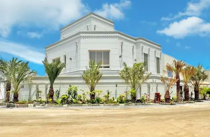 Villa - 4 Bedrooms - 5 Bathrooms for sale in Tubli - Central Governorate