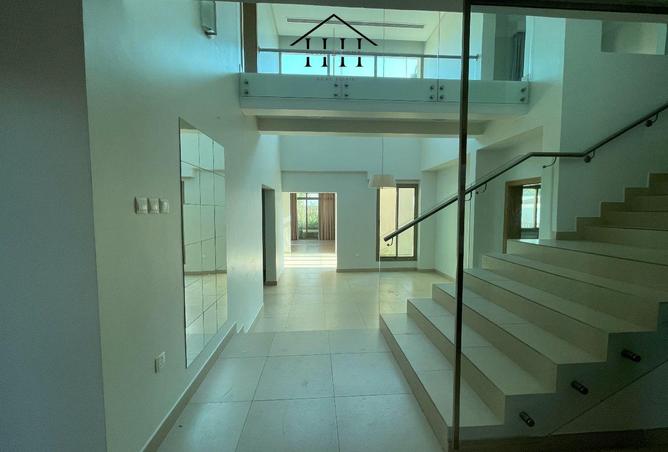 960235 - Property Image 2