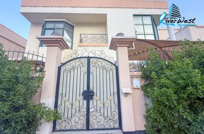 Apartment - 4 Bedrooms - 5 Bathrooms for rent in Al Juffair - Capital Governorate