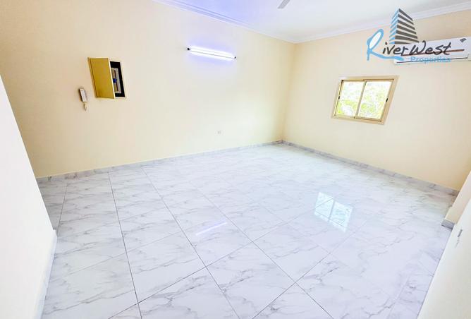 957533 - Property Image 2