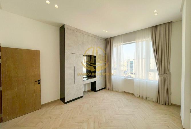 975885 - Property Main Image