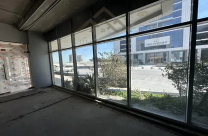 Show Room - Studio - 3 Bathrooms for rent in Seef - Capital Governorate