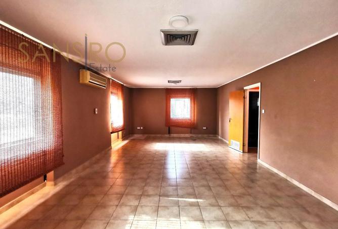 982554 - Property Image 2