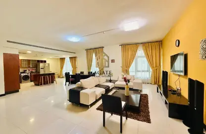 Apartment - 2 Bedrooms - 2 Bathrooms for rent in Busaiteen - Muharraq Governorate