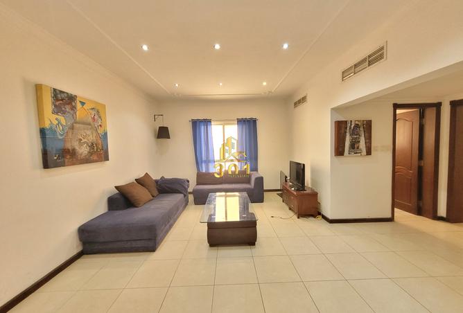 965921 - Property Image 2