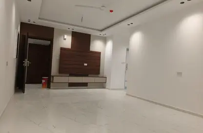 Apartment - 5 Bedrooms - 4 Bathrooms for sale in Hidd - Muharraq Governorate