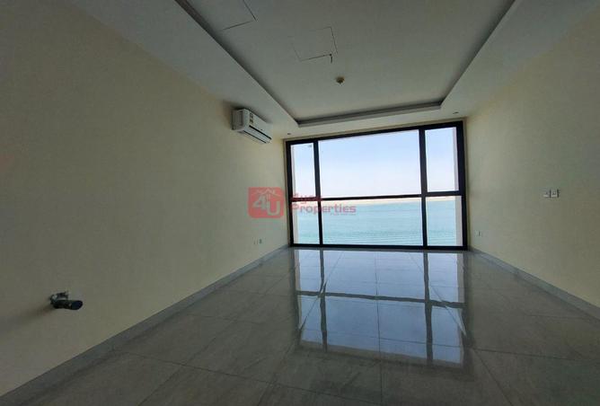 Office Space - Studio - 2 Bathrooms for rent in Hidd - Muharraq Governorate