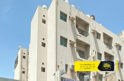 عمارة بالكامل - استوديو - 8 حمامات للبيع في قلالي - المحرق