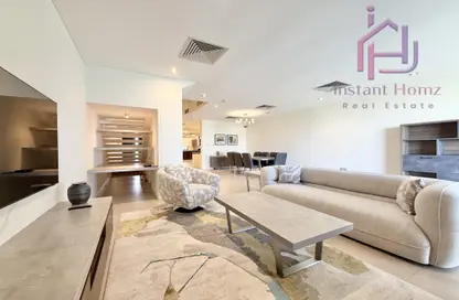 فيلا - 4 غرف نوم - 8 حمامات للايجار في أمواج بيتش فرونت - أمواج - المحرق