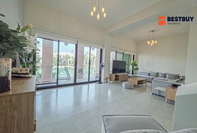 Villa - 3 Bedrooms - 3 Bathrooms for sale in Al Marsa Floating City - Amwaj Islands - Muharraq Governorate
