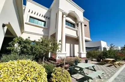 Villa - 4 Bedrooms - 5 Bathrooms for rent in Saar - Northern Governorate