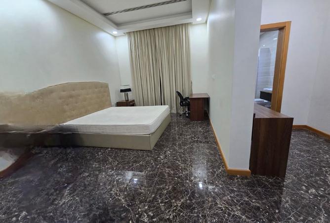 963782 - Property Image 2