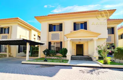 Villa - 4 Bedrooms - 5 Bathrooms for rent in Mahooz - Manama - Capital Governorate