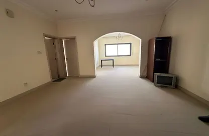 Apartment - 2 Bedrooms - 2 Bathrooms for rent in Tubli - Central Governorate