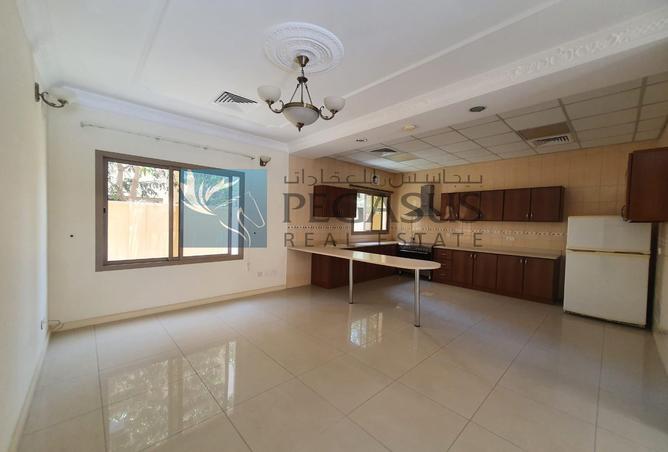 753037 - Property Image 2