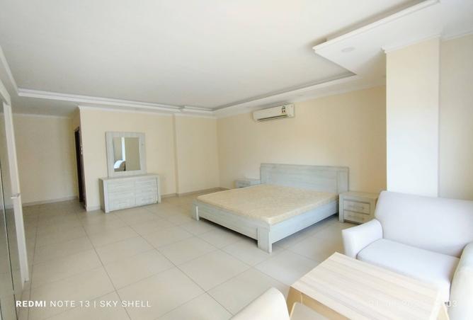 957840 - Property Image 2
