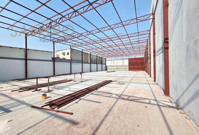 988692 - Property Image 3