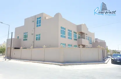 Villa - 4 Bedrooms - 5 Bathrooms for sale in Busaiteen - Muharraq Governorate