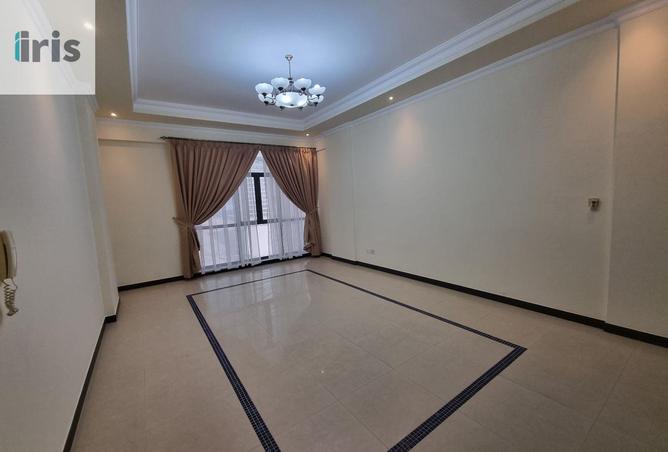 985357 - Property Image 3