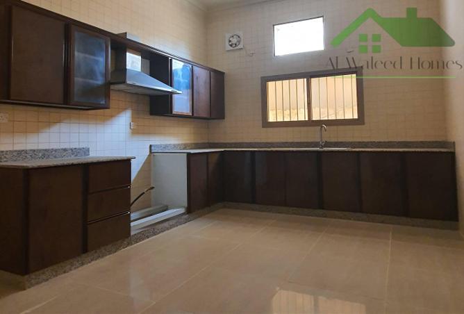 941717 - Property Image 2