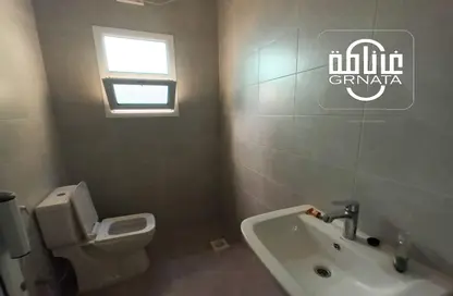صورة لـ حمام شقة - 2 غرف نوم - 1 حمام للايجار في السنابس - المنامة - محافظة العاصمة ، صورة رقم 1