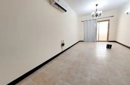 Apartment - 2 Bedrooms - 2 Bathrooms for rent in Mahooz - Manama - Capital Governorate