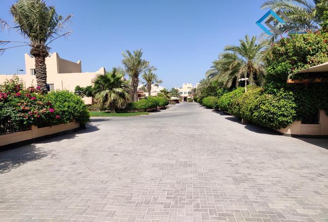 869627 - Property Image 2