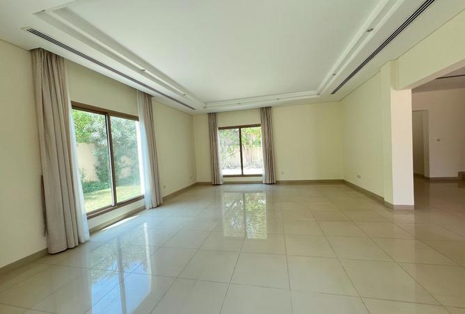 954864 - Property Image 2