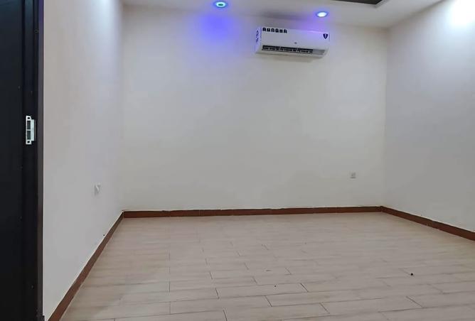 990466 - Property Image 2