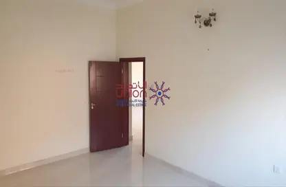 Empty Room image for: Apartment - 3 Bedrooms - 2 Bathrooms for sale in Bu Kowarah - Riffa - Southern Governorate, Image 1