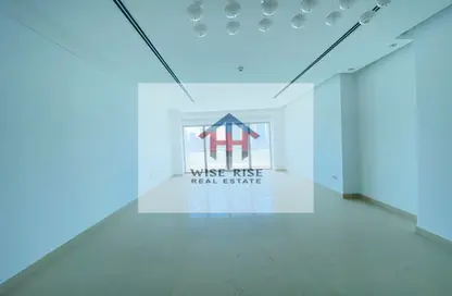Apartment - 3 Bedrooms - 3 Bathrooms for rent in Reef Island - Capital Governorate