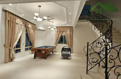 فيلا - 3 غرف نوم - 4 حمامات للايجار في عراد - المحرق