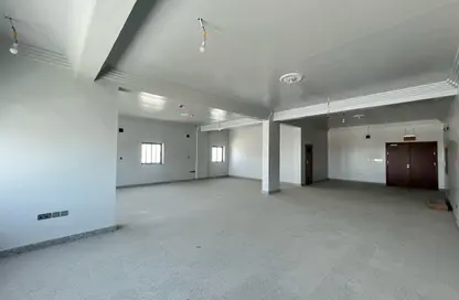 Office Space - Studio - 2 Bathrooms for rent in Salmabad - Central Governorate