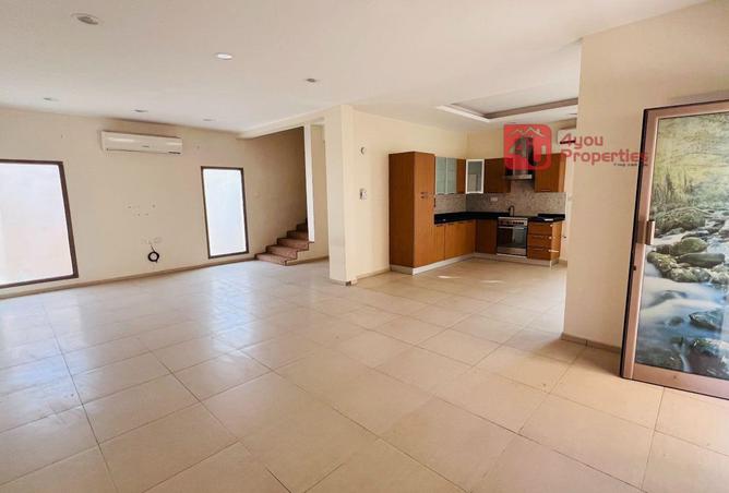 951907 - Property Image 3