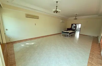 فيلا - 3 غرف نوم - 2 حمامات للايجار في جرداب - المحافظة الوسطى