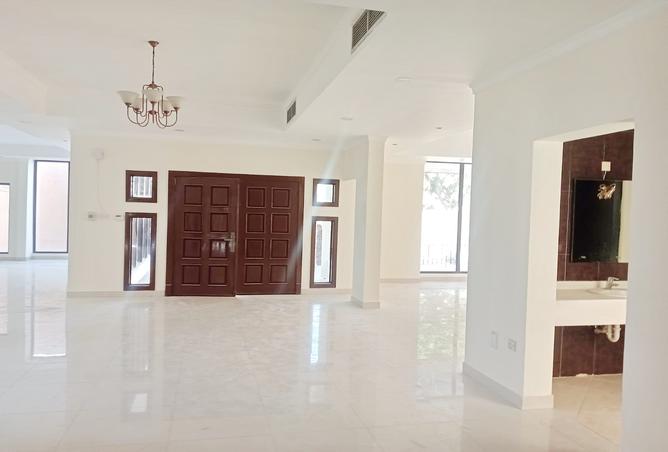 992275 - Property Image 2