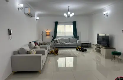 Apartment - 2 Bedrooms - 4 Bathrooms for sale in Sanad - Central Governorate