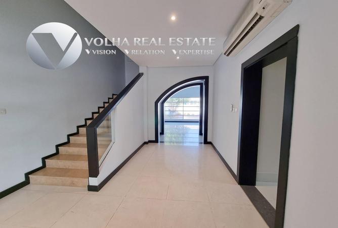 869298 - Property Image 2