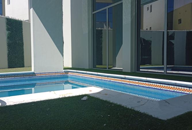 963664 - Property Image 3