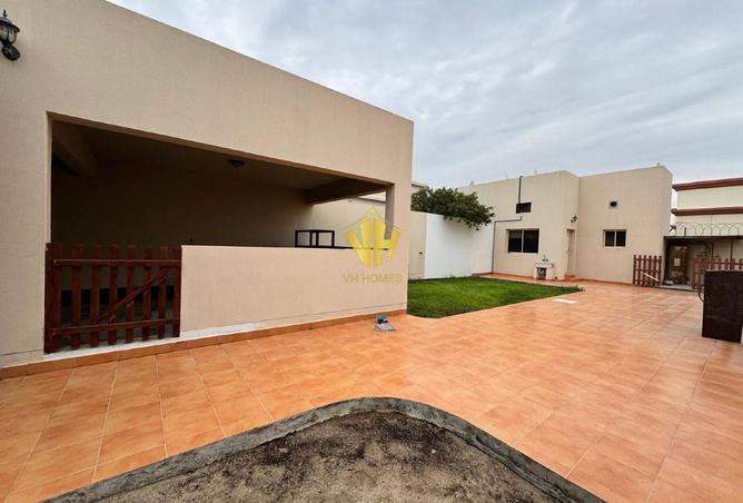 982439 - Property Image 2