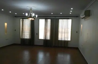 Empty Room image for: Apartment - 1 Bathroom for rent in Arad - Muharraq Governorate, Image 1
