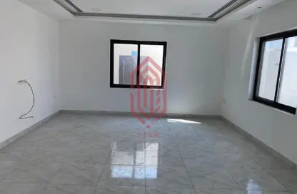 Villa - 3 Bedrooms - 6 Bathrooms for rent in Al Qurayyah - Northern Governorate
