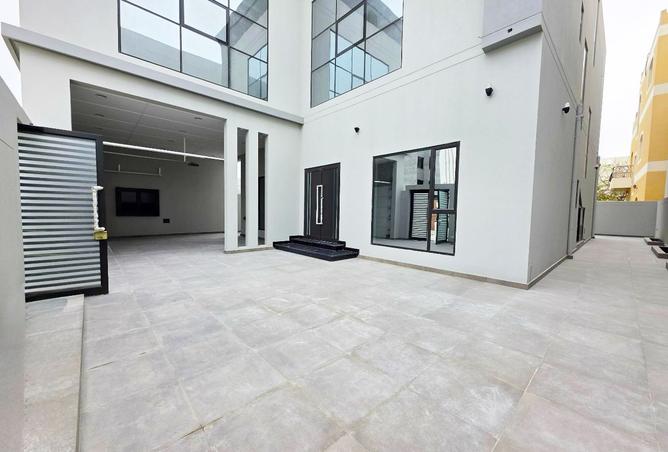 979698 - Property Image 3