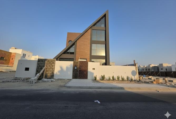 983227 - Property Main Image