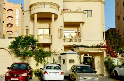 Villa - 5 Bedrooms - 7 Bathrooms for sale in Al Juffair - Capital Governorate