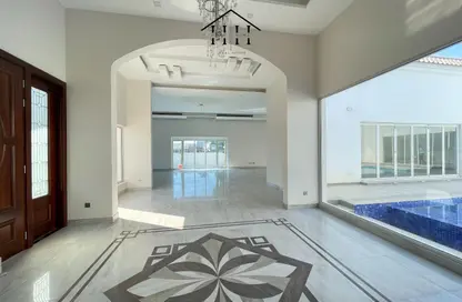 Villa - 5 Bedrooms - 4 Bathrooms for rent in Janabiya - Northern Governorate