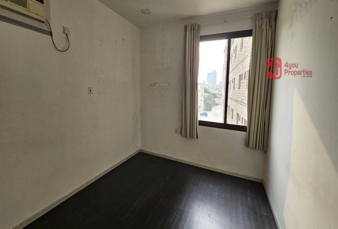 976063 - Property Image 3