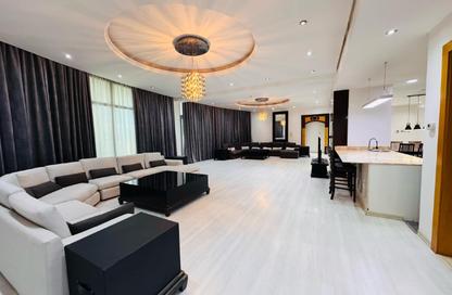 Penthouse - 3 Bedrooms - 4 Bathrooms for rent in Al Juffair - Capital Governorate