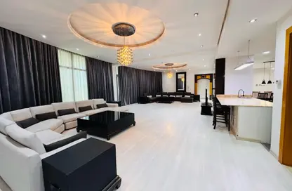 Penthouse - 3 Bedrooms - 4 Bathrooms for rent in Al Juffair - Capital Governorate